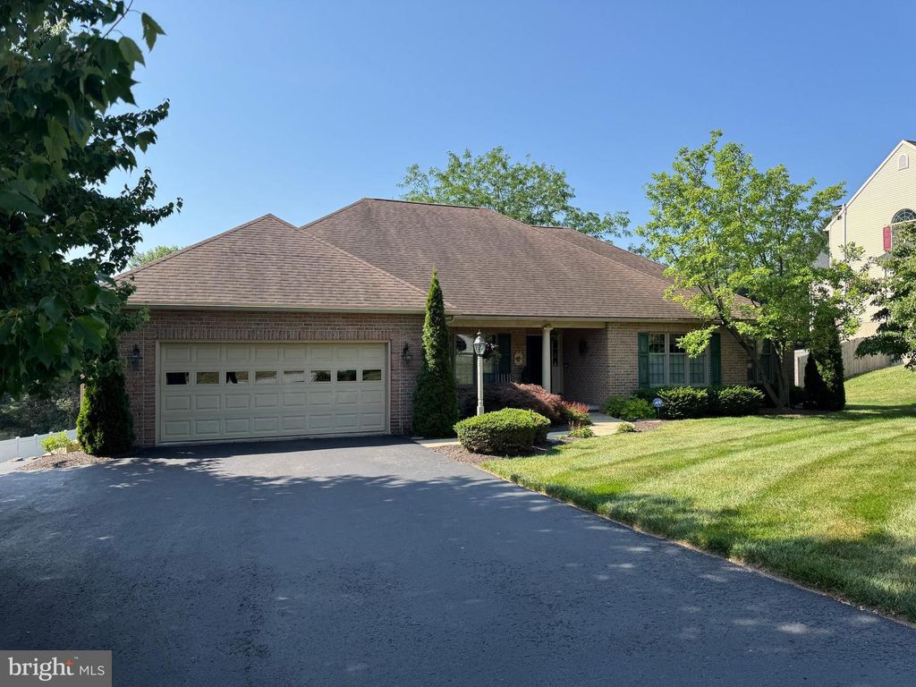1022 WOODRIDGE RD, Red Lion, PA 17356