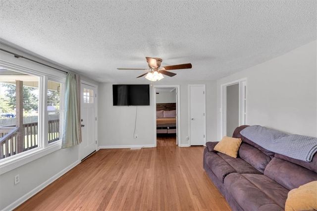 19 Cut Off Road, Cartersville, GA 30120