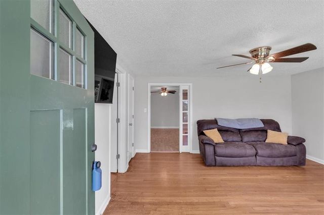 19 Cut Off Road, Cartersville, GA 30120