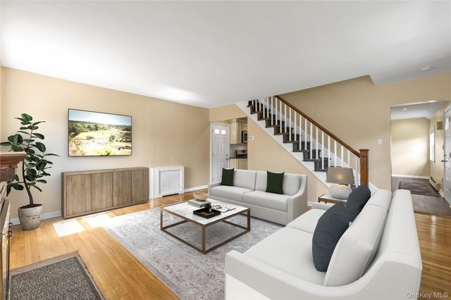 40 6th Avenue, New Hyde Park, NY 11040