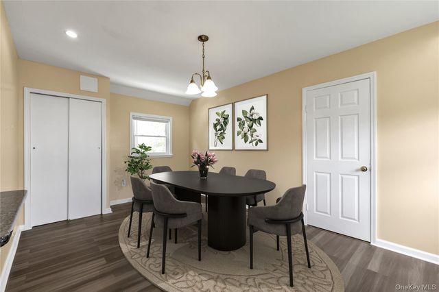 40 6th Avenue, New Hyde Park, NY 11040