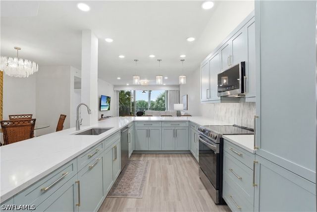 7671 Pebble Creek CIR 204, Naples, FL 34108