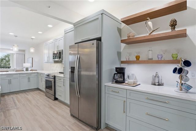 7671 Pebble Creek CIR 204, Naples, FL 34108