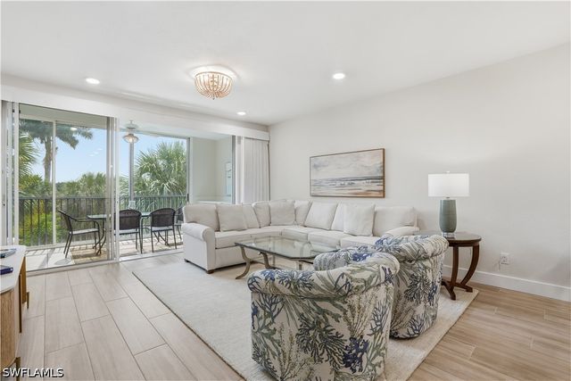 7671 Pebble Creek CIR 204, Naples, FL 34108