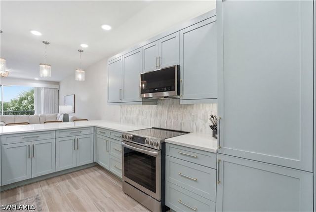 7671 Pebble Creek CIR 204, Naples, FL 34108