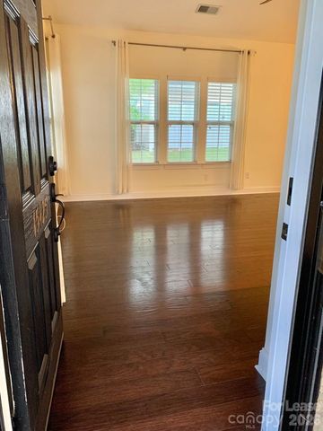 15425 Barossa Valley Street, Charlotte, NC 28277