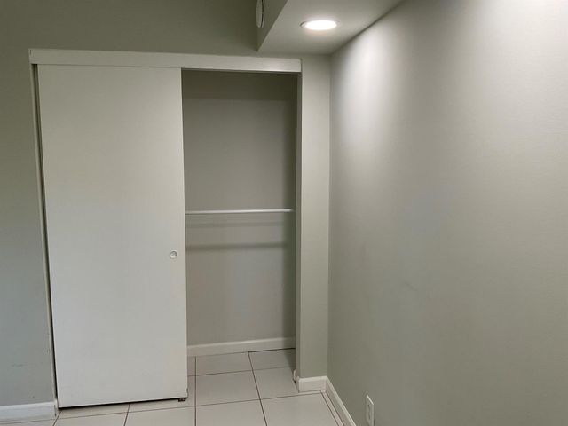 5751 Camino Del Sol 403, Boca Raton, FL 33433