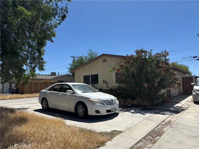 45509 Saigon, Lancaster, CA 93534