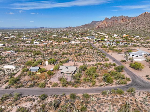 1325 E TONTO Street, Apache Junction, AZ 85119