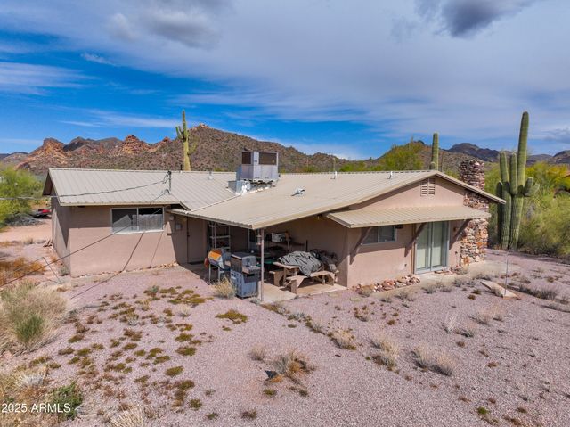 1325 E TONTO Street, Apache Junction, AZ 85119