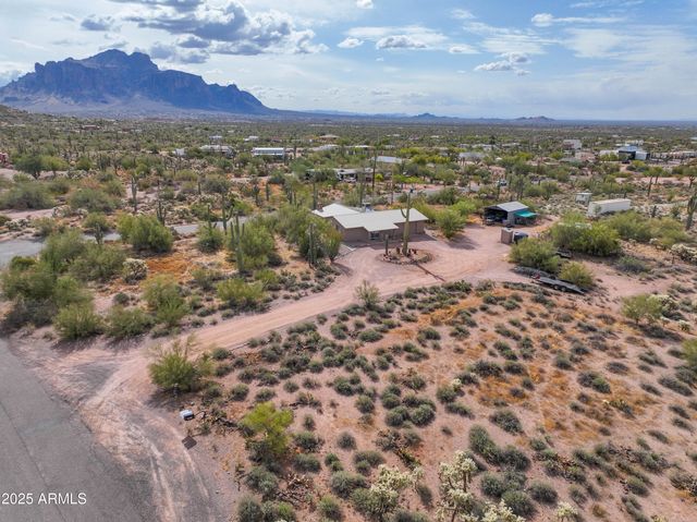 1325 E TONTO Street, Apache Junction, AZ 85119