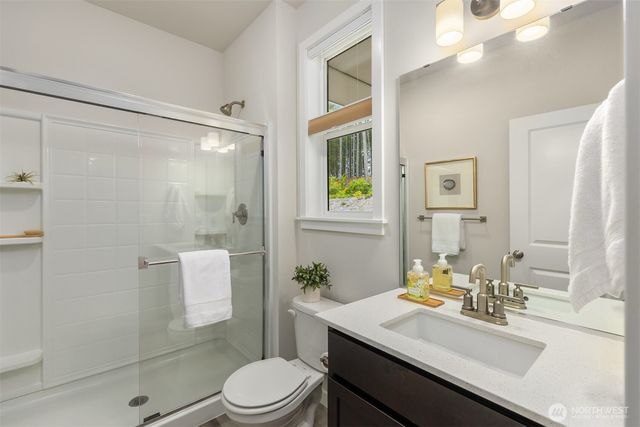 1785 Ashby Avenue NW, Poulsbo, WA 98370