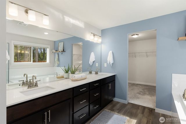 1785 Ashby Avenue NW, Poulsbo, WA 98370