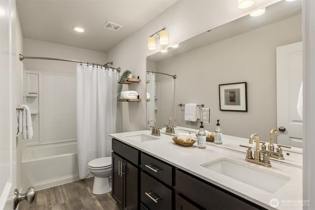 1785 Ashby Avenue NW, Poulsbo, WA 98370