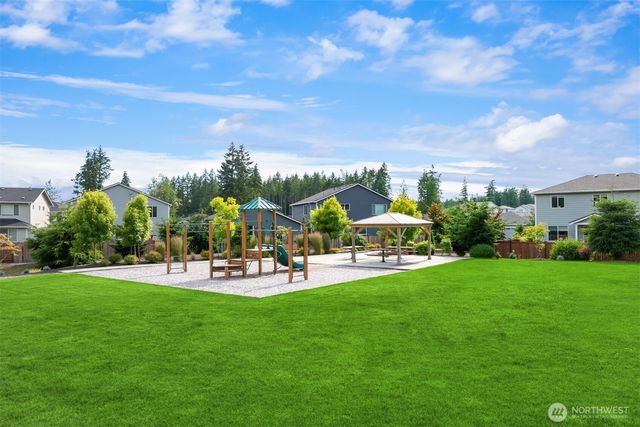 1785 Ashby Avenue NW, Poulsbo, WA 98370