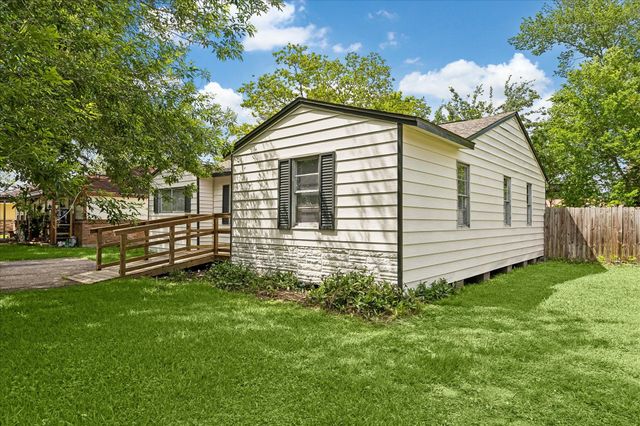 7413 Faith Drive, Deer Park, TX 77536