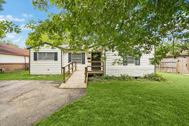 7413 Faith Drive, Deer Park, TX 77536