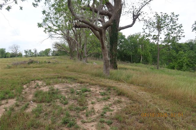 1052 Rail Head Road, Columbus, TX 78934