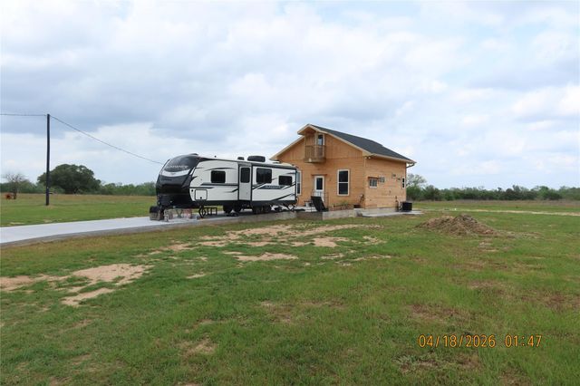 1052 Rail Head Road, Columbus, TX 78934
