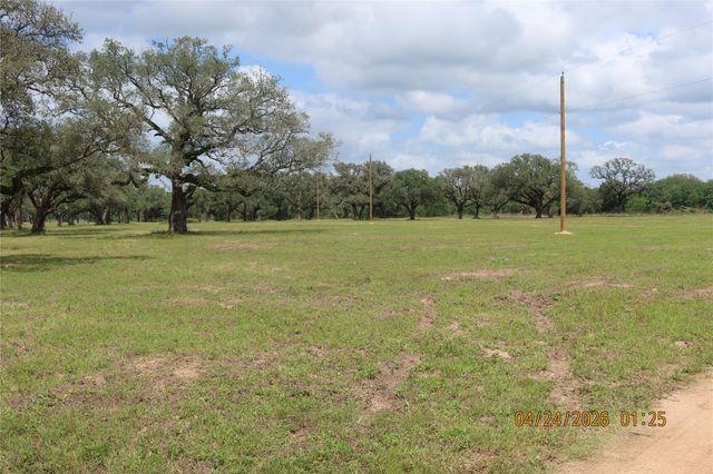 1052 Rail Head Road, Columbus, TX 78934