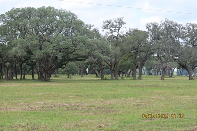 1052 Rail Head Road, Columbus, TX 78934