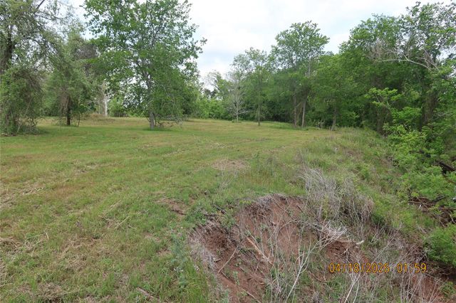 1052 Rail Head Road, Columbus, TX 78934