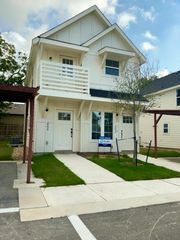 2002 W 2nd ST 600, Taylor, TX 76574