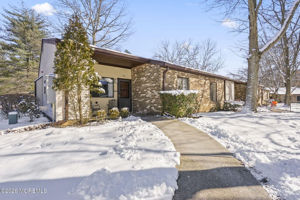 101 Arrowood Road A, Manalapan, NJ 07726