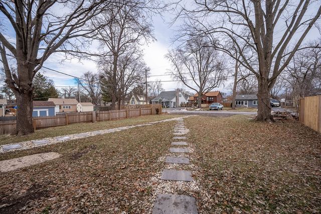 42425 N Park Lane E, Antioch, IL 60002