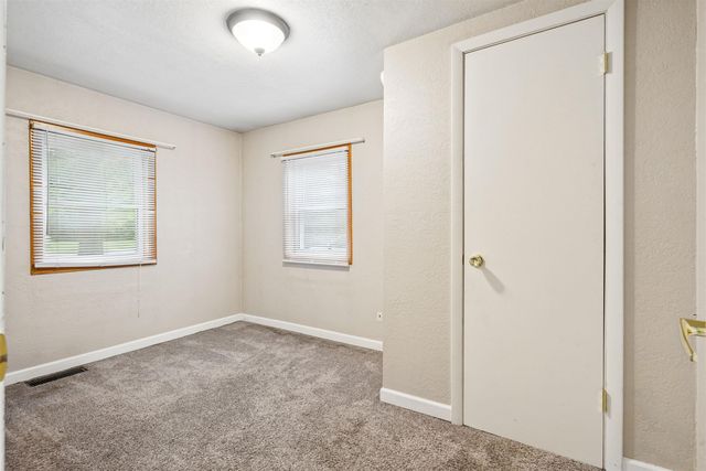 2634 Cedar Terrace Drive, Waterloo, IA 50701