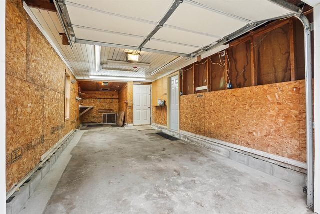 2634 Cedar Terrace Drive, Waterloo, IA 50701