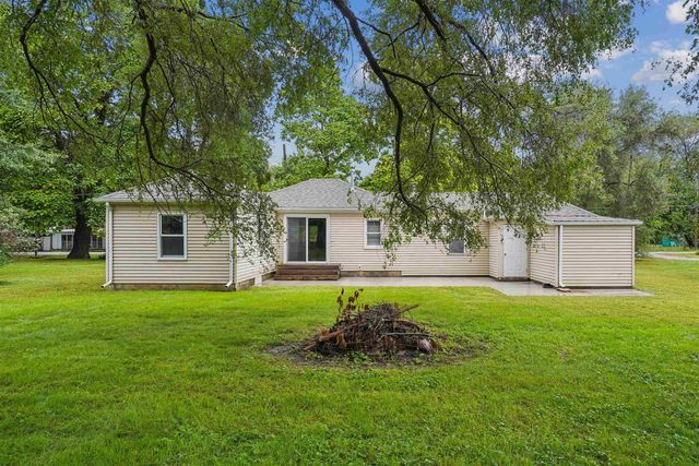 2634 Cedar Terrace Drive, Waterloo, IA 50701
