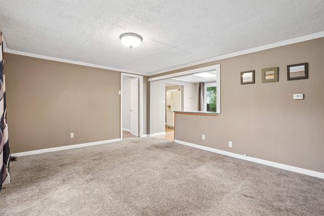 2634 Cedar Terrace Drive, Waterloo, IA 50701