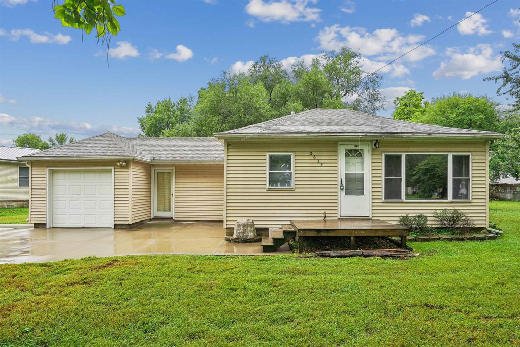 2634 Cedar Terrace Drive, Waterloo, IA 50701