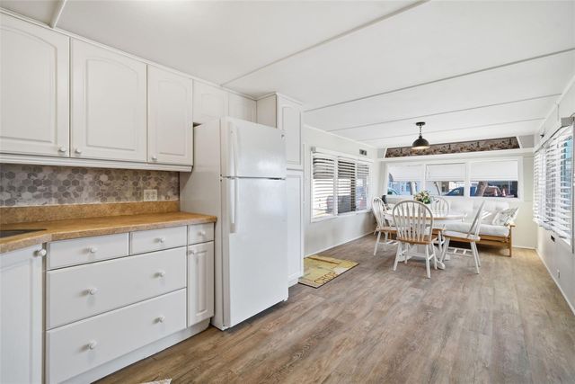 4851 W GANDY BOULEVARD B4L24, Tampa, FL 33611