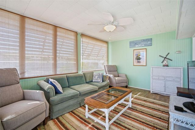 4851 W GANDY BOULEVARD B4L24, Tampa, FL 33611