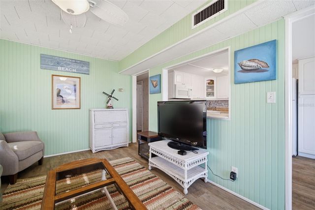 4851 W GANDY BOULEVARD B4L24, Tampa, FL 33611