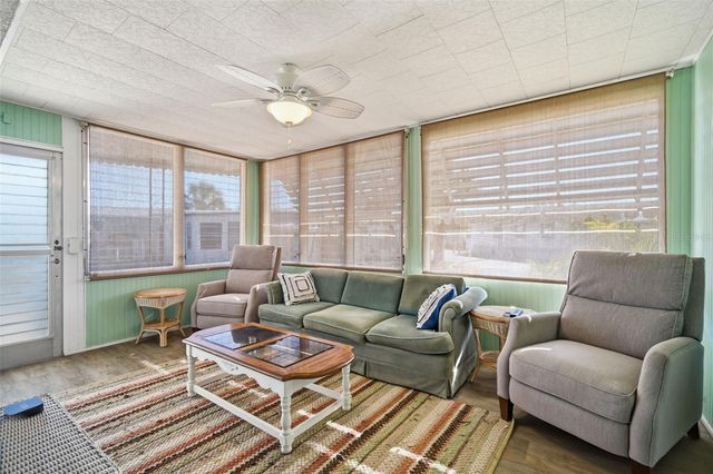 4851 W GANDY BOULEVARD B4L24, Tampa, FL 33611