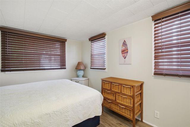 4851 W GANDY BOULEVARD B4L24, Tampa, FL 33611