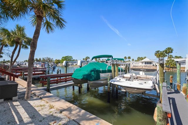 4851 W GANDY BOULEVARD B4L24, Tampa, FL 33611