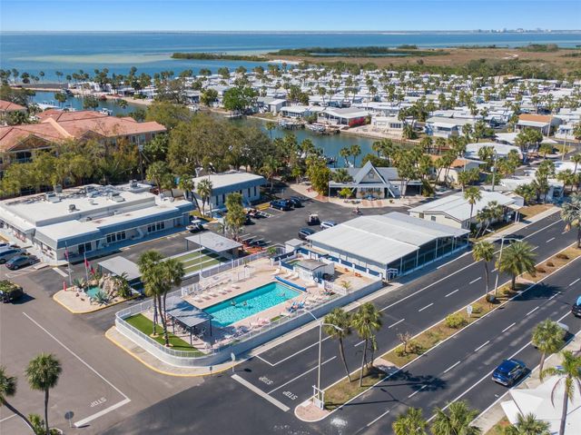 4851 W GANDY BOULEVARD B4L24, Tampa, FL 33611