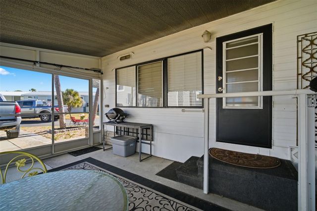 4851 W GANDY BOULEVARD B4L24, Tampa, FL 33611