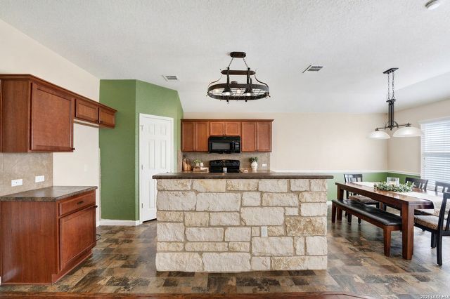 213 TERON DR, San Marcos, TX 78666