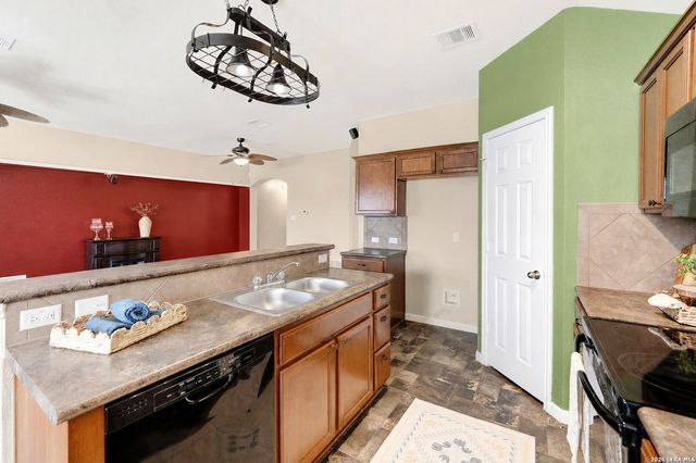 213 TERON DR, San Marcos, TX 78666