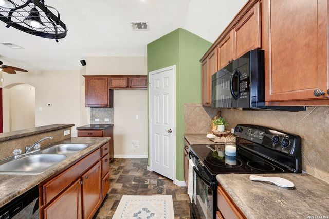 213 TERON DR, San Marcos, TX 78666
