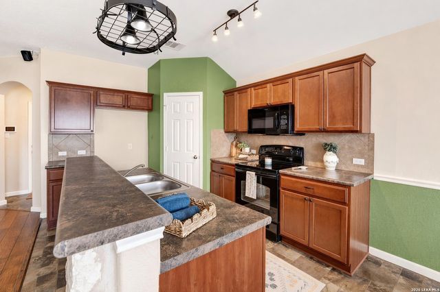 213 TERON DR, San Marcos, TX 78666