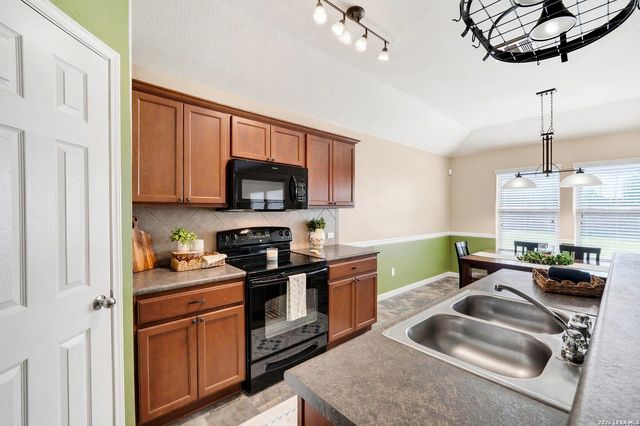 213 TERON DR, San Marcos, TX 78666