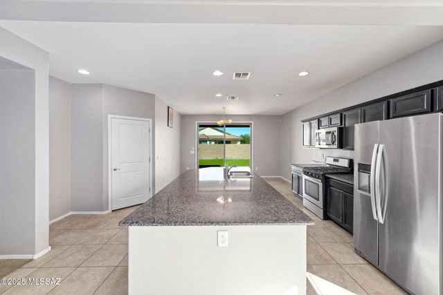 6623 E Via Jardin Verde, Tucson, AZ 85756