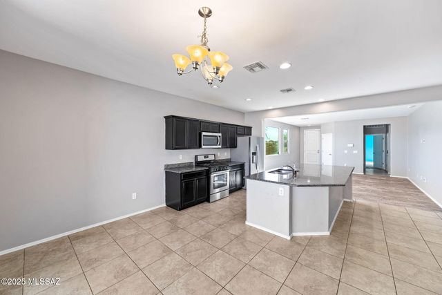 6623 E Via Jardin Verde, Tucson, AZ 85756