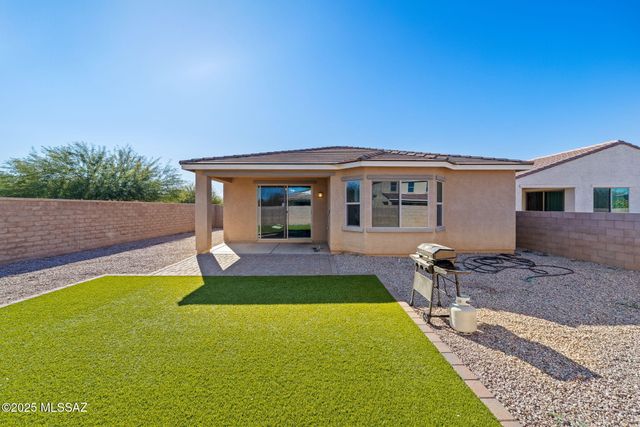 6623 E Via Jardin Verde, Tucson, AZ 85756
